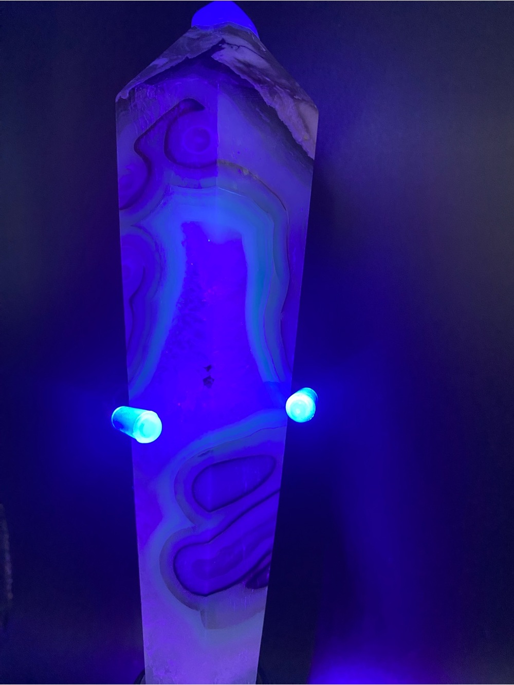 🌋✨ Volcano Agate Wand – UV Reactive with Open Druzy ✨🌋 - Picture 5 of 14